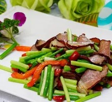 Garlic Shoots with Preserved Pork