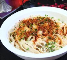 Signature Oil-Poured Knife-Edged Noodles