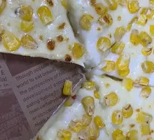 Yogurt Corn Pizza