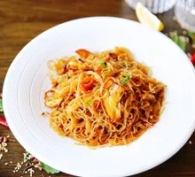 牛肝菌炒粉丝