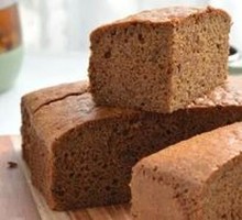 Red Date Cake