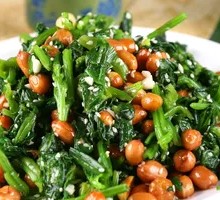 Spinach with Nuts