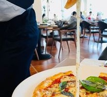 Annie's Pizza