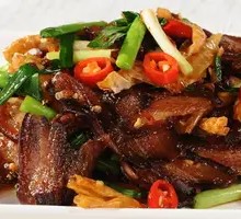 Spicy Stir-Fried Preserved Pork