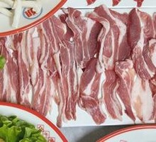 Freshly Sliced Lamb