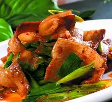 Sichuan-style stir-fried pork with knife-cut noodles