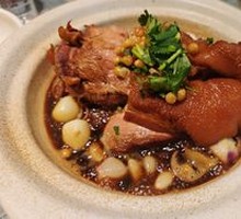 Braised Pig Trotter with Crispy Skin