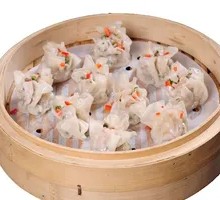 Stuffed glutinous rice and pork dumplings