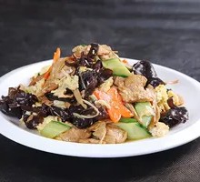 Sour Stir-Fried Egg with Wood Ear Mushrooms