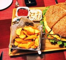 Warlord Burger