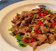 Stir-Fried Beef with Yellow Onion