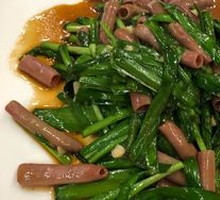 Stir-fried Leek with Sea Cucumber