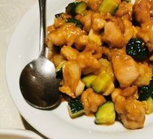 Traditional Chicken in a Basket