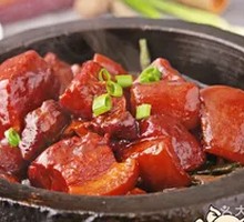 Stone Pot Grandma's Small Braised Pork