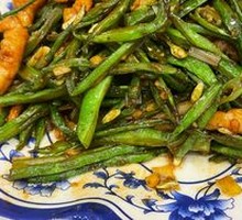 Stir-fried meat with string beans