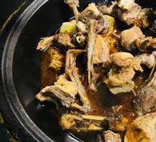Stir-Fried Goose in Iron Pot