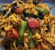 Tomato and Egg Fried Noodles