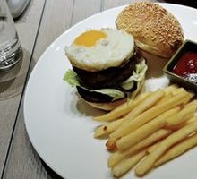 Beef Burger with Fries