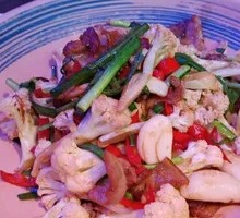 Spinach and Peanut Salad