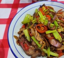 Stir-fried smoked bamboo shoots with preserved pork