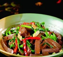 Leek and Duck Blood Stir-fry