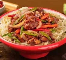 Spicy Stir-Fried Chicken Noodles