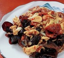 Sour Stir-Fried Egg with Wood Ear Mushrooms