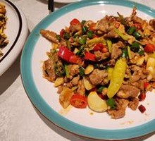 Stir-Fried Beef with Yellow Onion