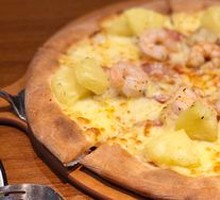 Golden Hawaiian Pizza