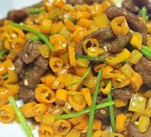 Stir-Fried Beef with Huang Gong椒