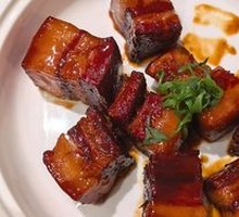 Braised Pork Belly with Abalone and Wine
