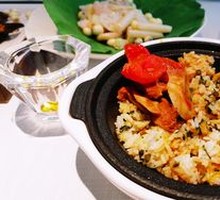 Fried Rice with Crispy Rice Noodles