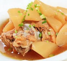Pork Bone and Radish Stew