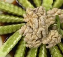Cucumber with Walnut