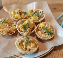 Salmon Tartare with Indian Flatbread