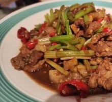 Stir-Fried Beef with Yellow Onion