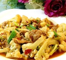 Stir-Fried Cauliflower with Meat
