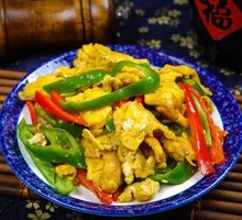 Stir-fried Eggs with Green Peppers