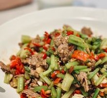 18-Second Stir-Fried Beef with Green Peppers