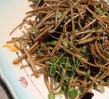 Fiddlehead Fern with Black Tofu Threads