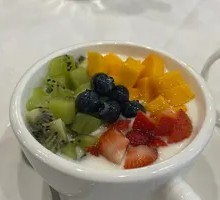 Blueberry Fresh Fruit Yogurt
