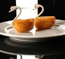 Swan Durian Pastry