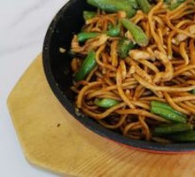 Beijing-style Braised Noodles with Green Beans