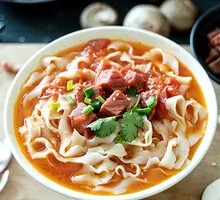 Sliced Noodles with Meat Sauce