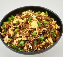 Grandmother's Vegetable and Meat Stir-Fried Egg Noodles