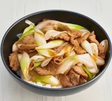 Scallion Stir-Fried Meat Noodles