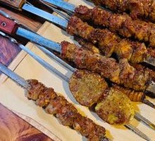 Charcoal-grilled Lamb Skewers
