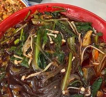 Spicy and Sour Noodles with Golden Needle Mushrooms