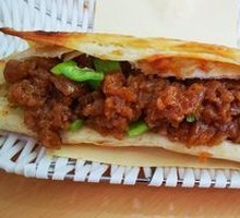 Braised Pork with Flatbread