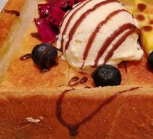 Fresh Fruit Ice Cream French Toast